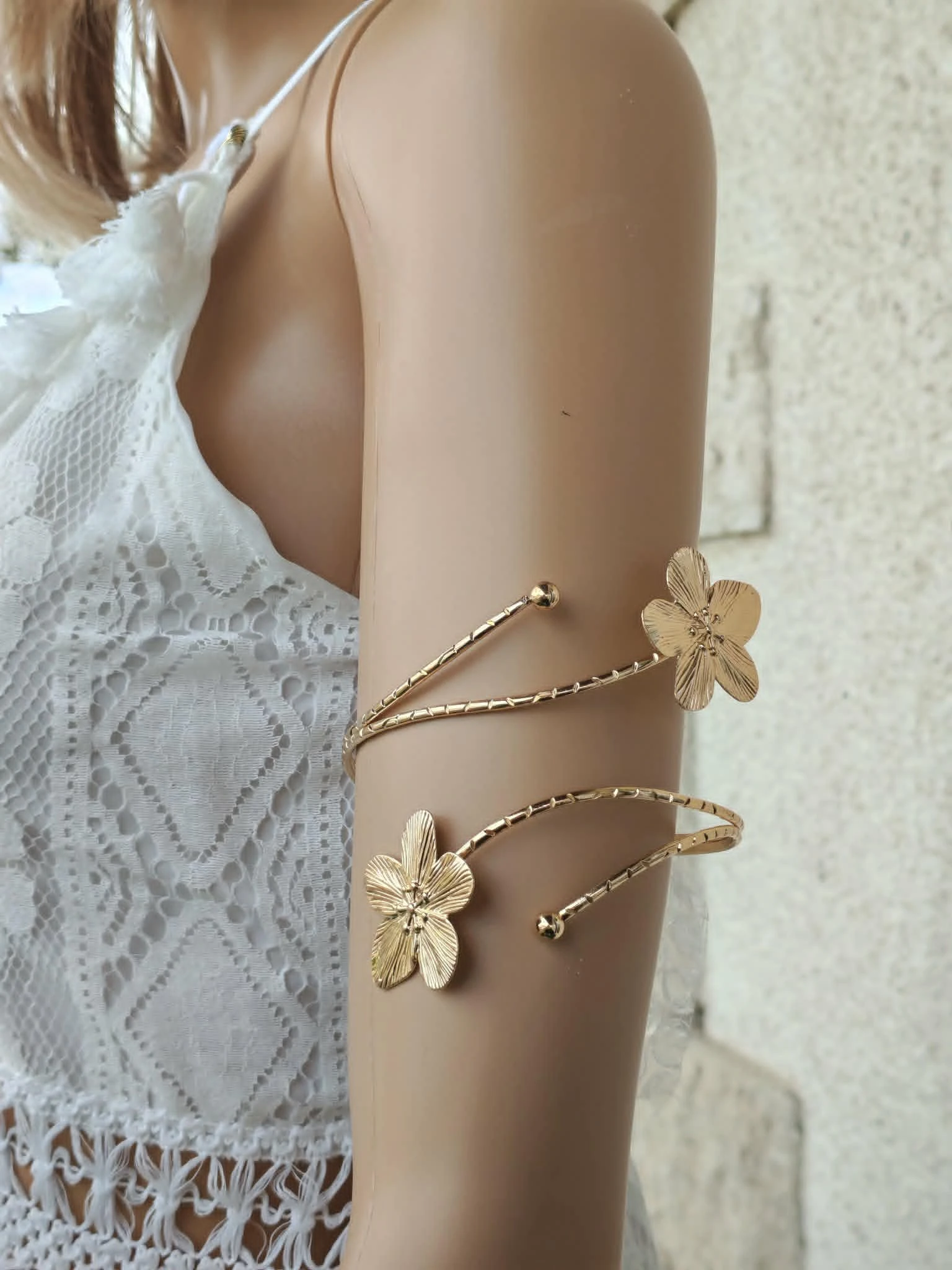 Bracelet de bras double fleurs doré 2873 à 7.99€€